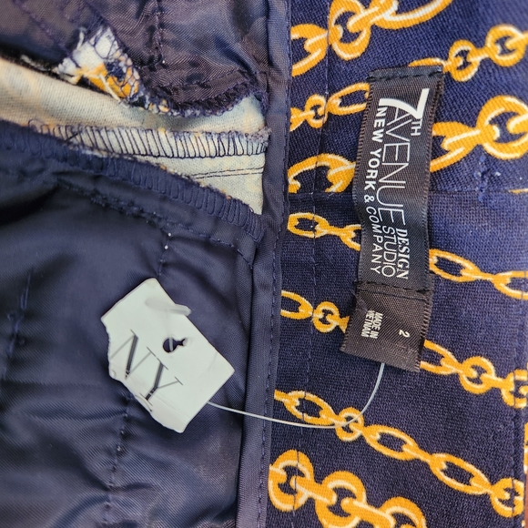 Navy & Gold Chevron Chain Print Cropped Pants – Size 2 - Picture 4 of 8